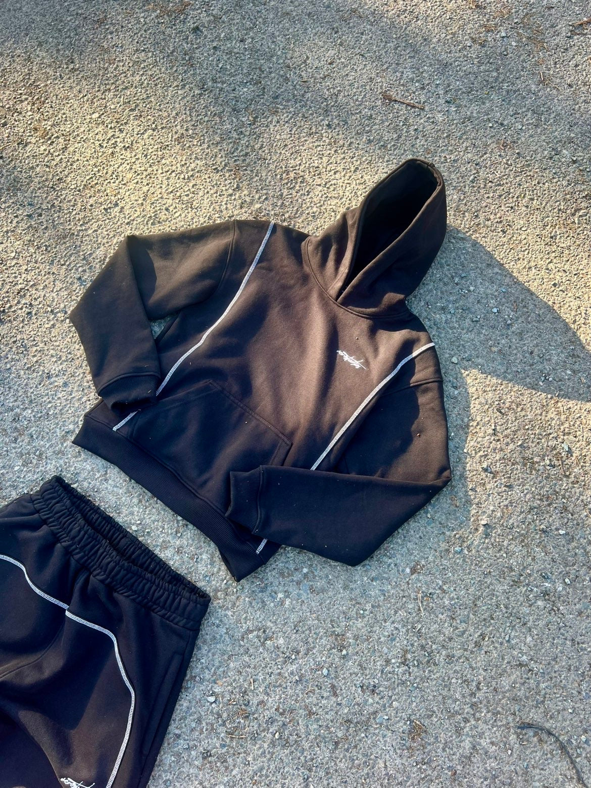 Reverse-stitch hoody